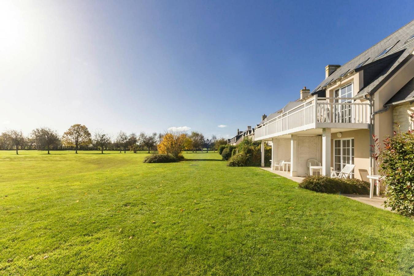 Casa de vacaciones en Port-en-Besssin-Huppain con balcón o terraza in Notre-Dame-des-Flots, Región de Bayeux