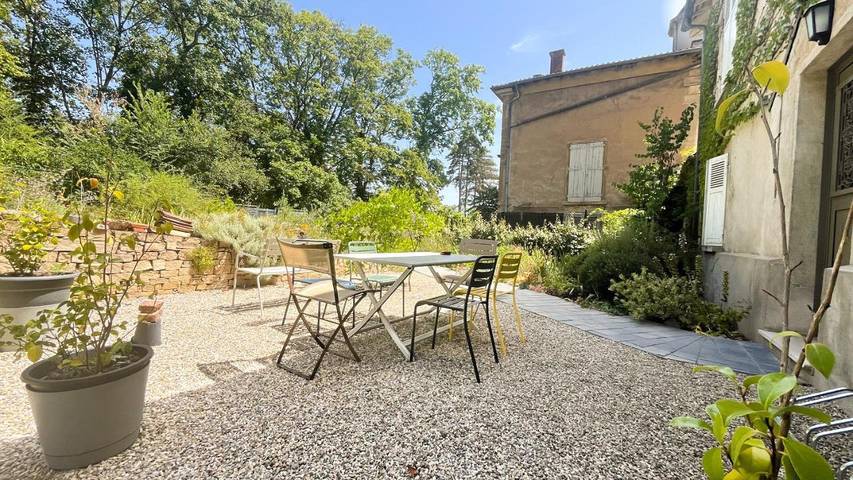 Appartement de vacances pour 6 personnes, avec Terrasse ainsi que Jardin et Vue
