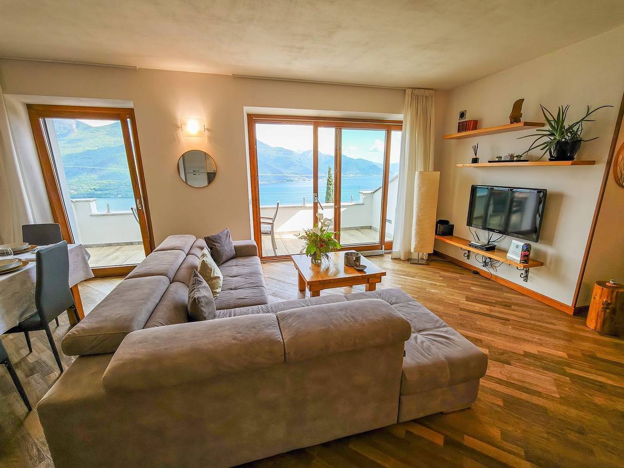 Ganze Wohnung, Torretta Ferienwohnung mit Dachterrasse in Stazzona, Stazzona und Umgebung