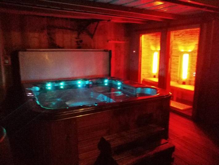 Ferienwohnung für 2 Personen, mit Whirlpool und Terrasse sowie Garten und Pool in Bredene