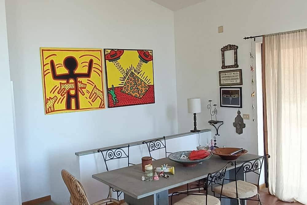 Splendida villa immersa in un uliveto millenario a 5 minuti dal mare in Conversano, Provincia di Bari