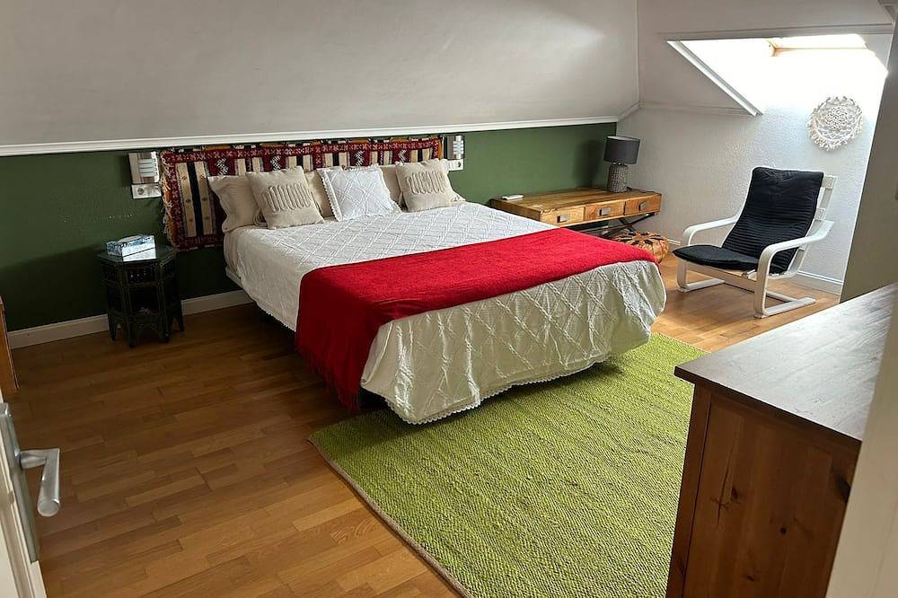 Apartamento entero, Dúplex Lujo Leioa a 10 minutos de Bilbao,5 minutos de playas ideal para familias in Lejona, Vizcaya