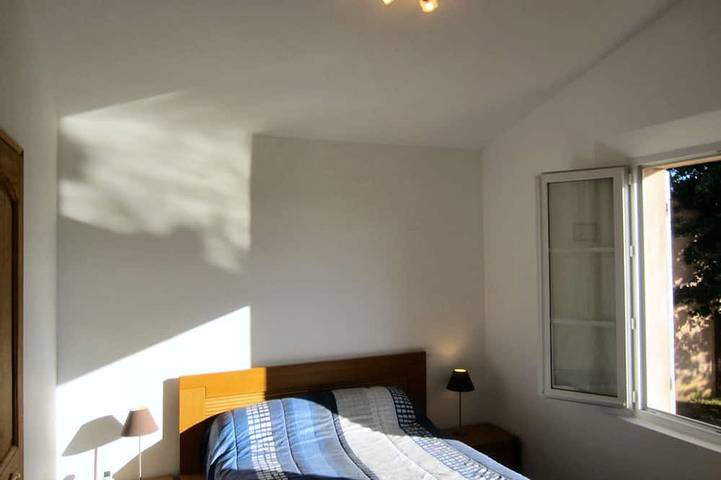 Location de vacances pour 6 personnes, avec jardin à La Tour-d'Aigues - 2