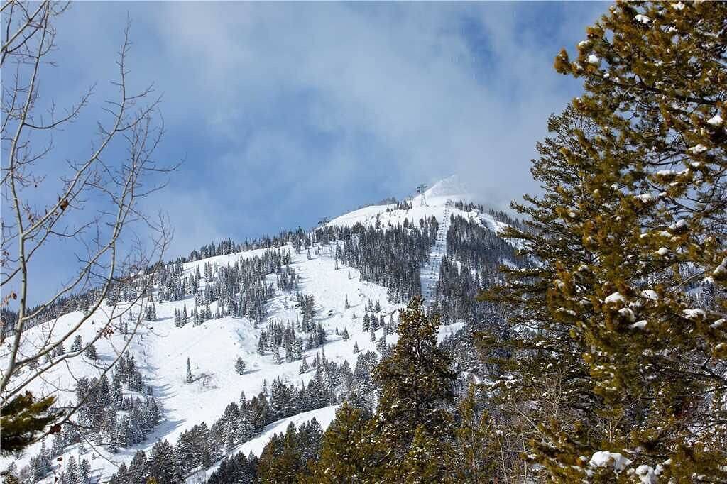 Lodge for 11 Guests in Teton Village, Bridger-Teton National Forest