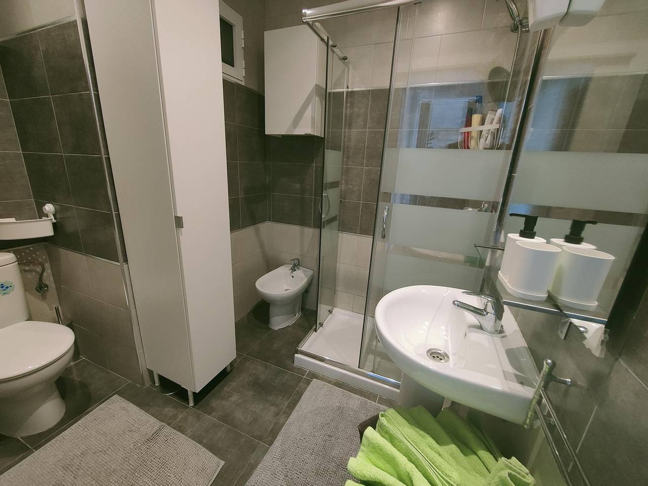 Ganze Ferienwohnung, Ferienwohnung für 5 Personen mit Balkon in Torremolinos Zentrum, Torremolinos