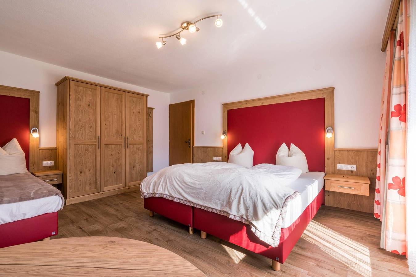 Ganze Ferienwohnung, Dreibettzimmer in Tuxer Alpen, Ried im Zillertal