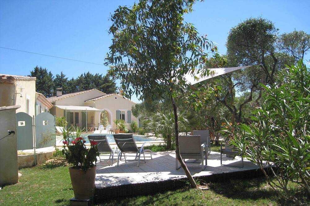 Maison de charme entre Provence et languedoc in Comps, Région de Nîmes