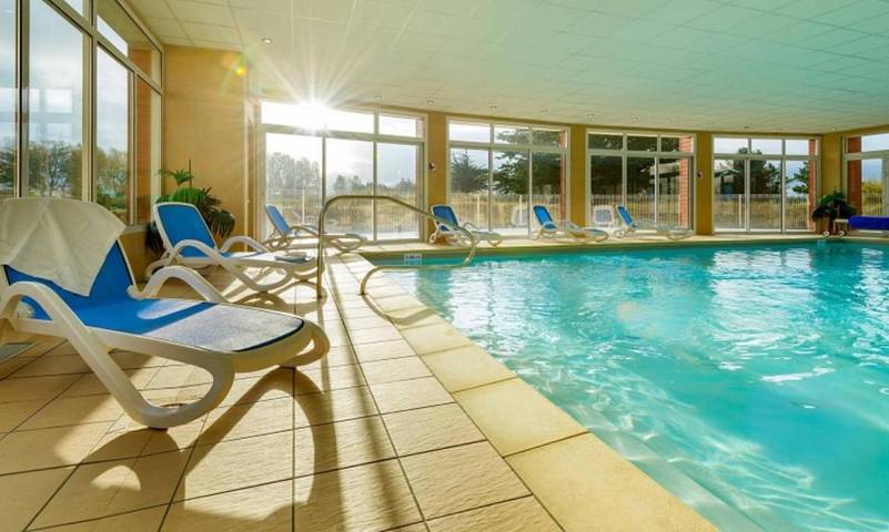 Gîte pour 6 personnes, avec piscine dans Golf Club des Sables d'Or