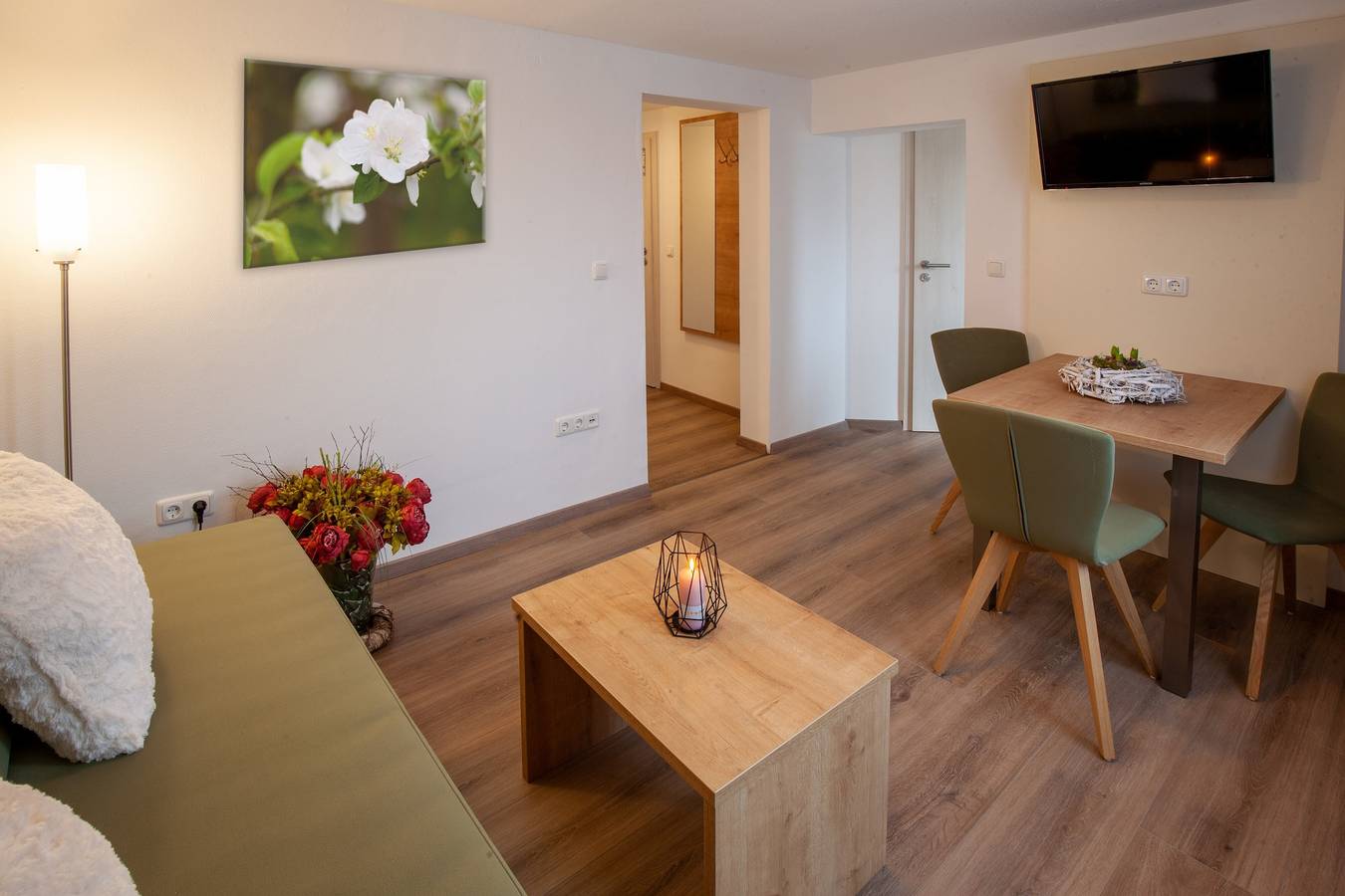 Ganze Wohnung, Ferienwohnung 'Rhön' mit Balkon, Gemeinschaftsgarten und Wi-Fi in Wächtersbach, Main-Kinzig-Kreis