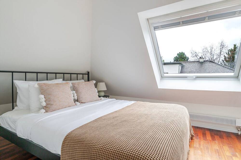 Appartamento intero, Blueground | Oberstrass, balcony, nr Zürich Zoo in Zurigo, Distretto di Zurigo