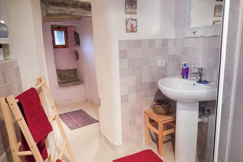 Außergewöhnliches 3-Zimmer-Rustico mit Balkon und zauberhafter Seesicht in Cannero Riviera, Lago Maggiore (Piemont)