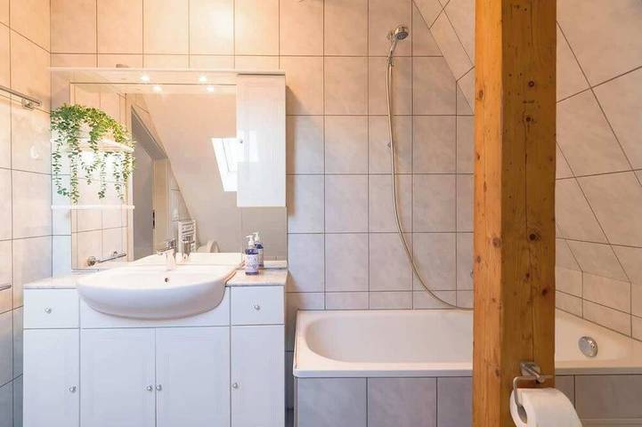 Ganze Wohnung, Thun Center Apartment | Close to Lake and Shops in Thun, Thunersee