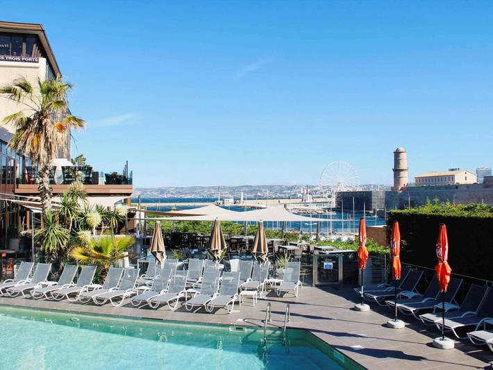 Hôtel pour 3 personnes, avec terrasse et piscine