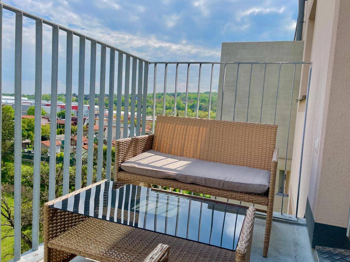 Entire apartment, 55 m2 Stylish Apartment with Balcony & Parking in Vienna, Vienna Woods