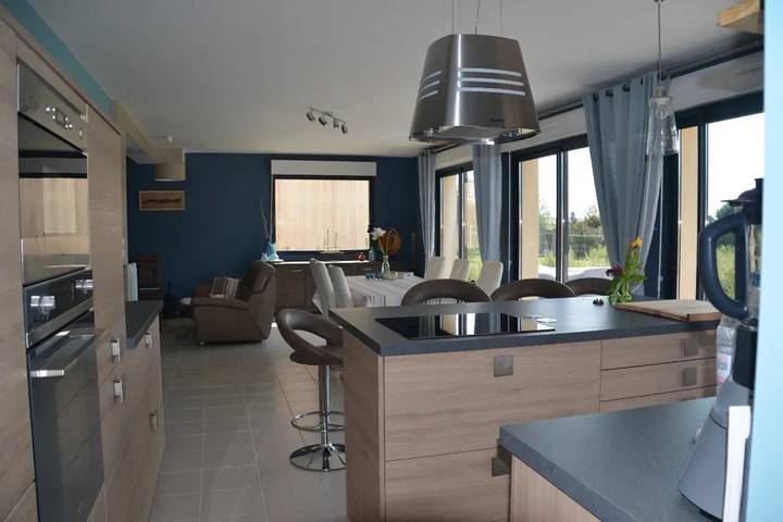 Gîte pour 8 personnes, avec jardin et terrasse à Saint-Jean-de-la-Rivière - 4