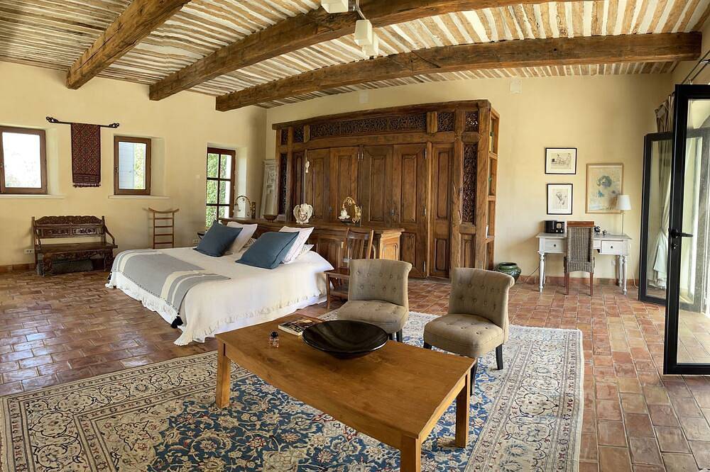 Luberon: prestigious villa with infinity swimming pool and large garden in Rustrel, Parc naturel régional du Luberon