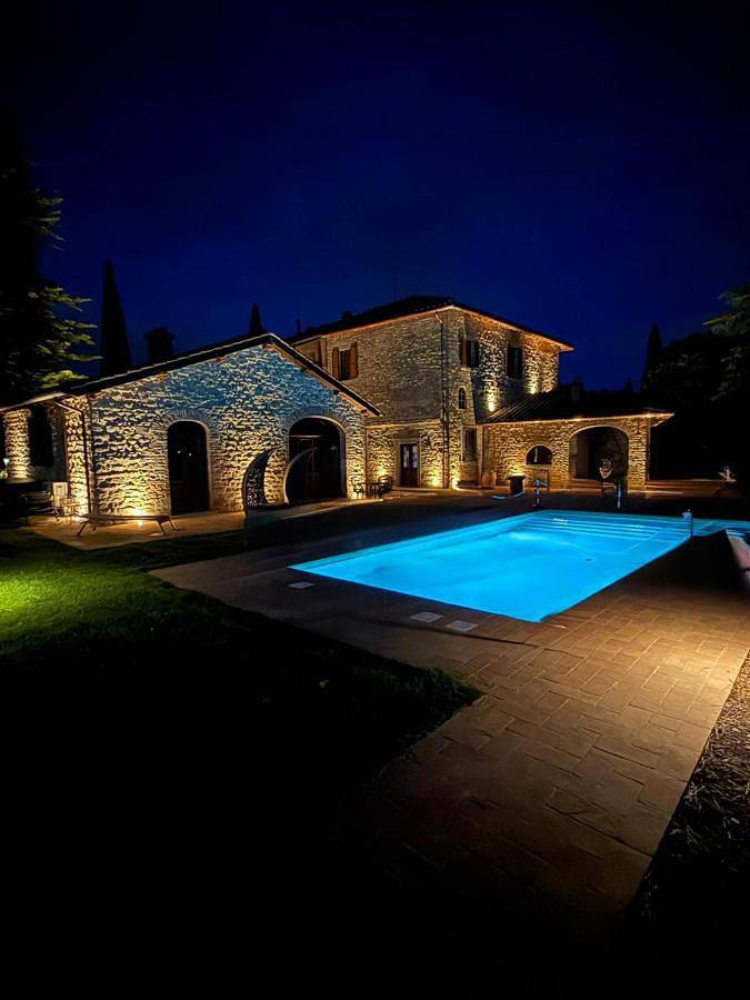 Gîte pour 2 personnes, avec piscine ainsi que vue et jardin à Corciano - 2