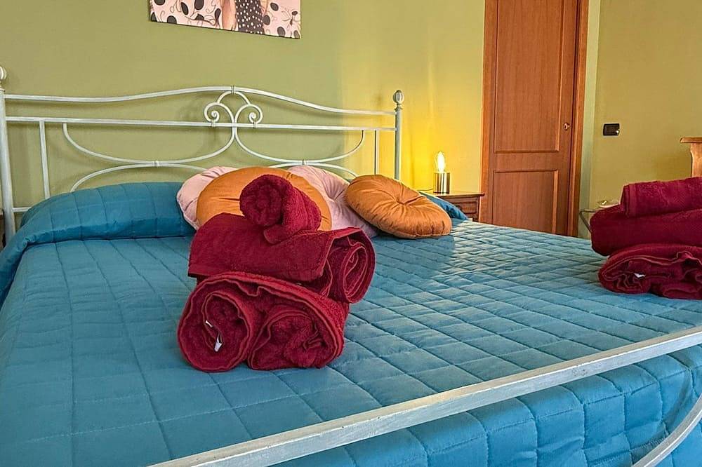 Independent villa with free parking space and close to the subway - Rome in Rom, Rom Provinsen