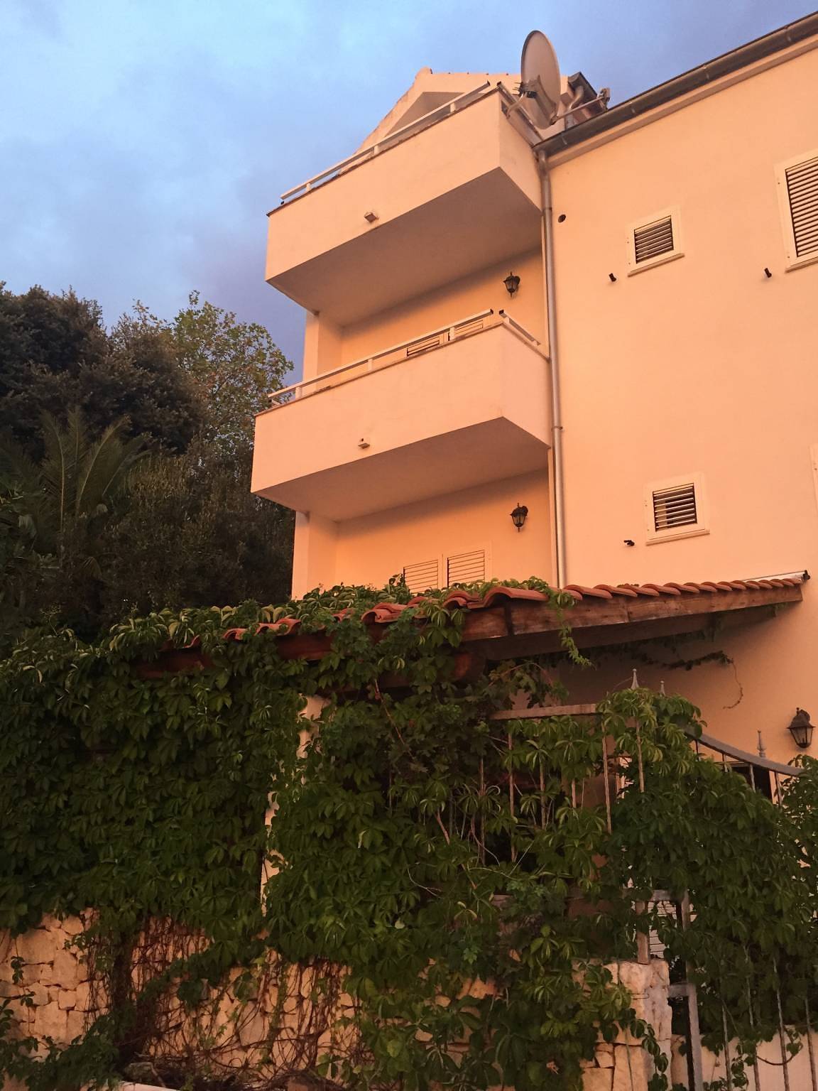 Ganze Wohnung, 1-Zimmer-Ferienwohnung mit Terrasse und Meerblick Primosten A-15704-a in Primošten, Šibenik-Knin