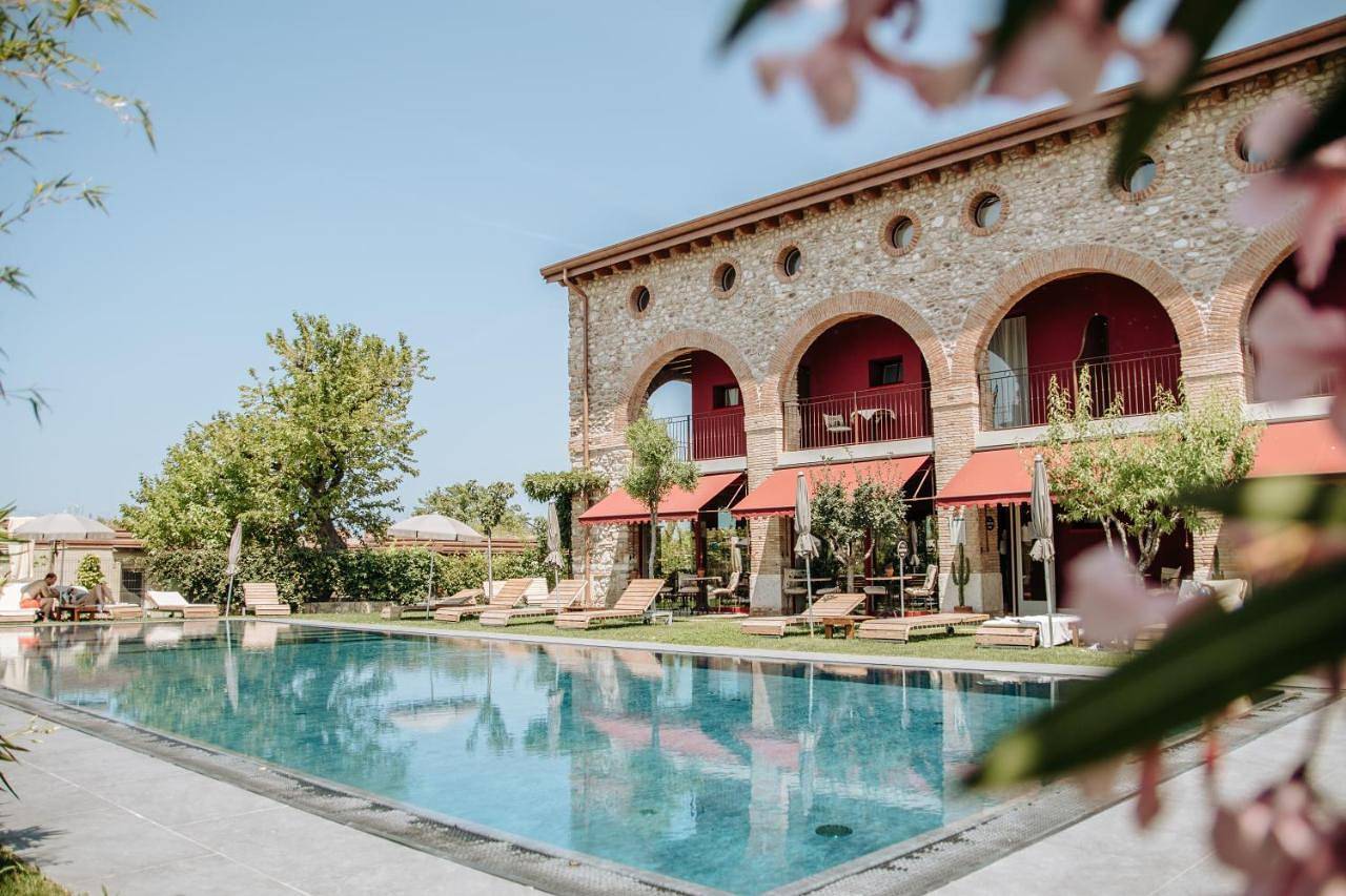 Le Greghe Suites in Lazise, Gardasee-Berge