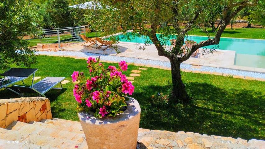 Gîte pour 2 personnes, avec jardin ainsi que vue et piscine dans Cervarolo