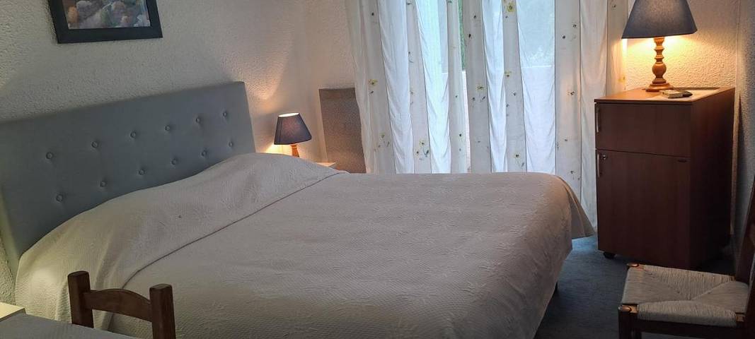 Hôtel pour 2 personnes, avec balcon et vue ainsi que jardin et piscine à Vinon-sur-Verdon - 2