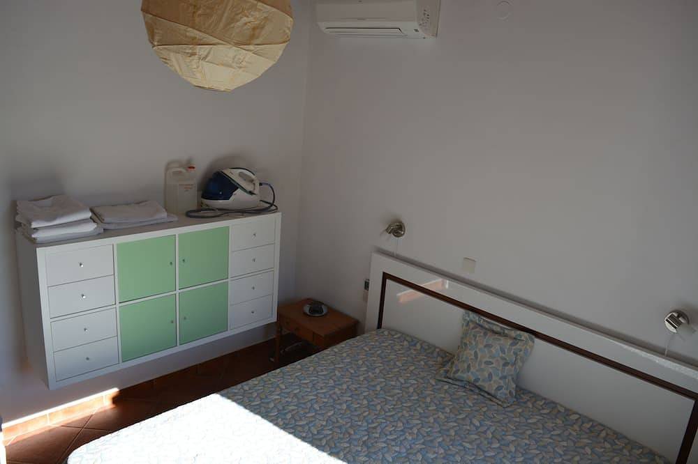 Private holiday home - total relaxation in car-free island in in Hydra