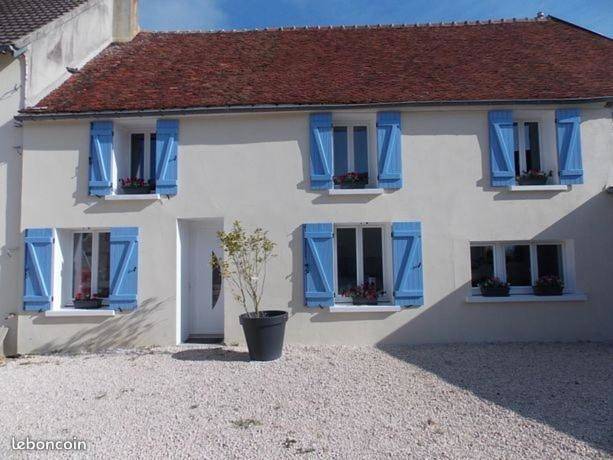 Gîte pour 6 personnes, avec jardin ainsi que vue et piscine à Verdelot
