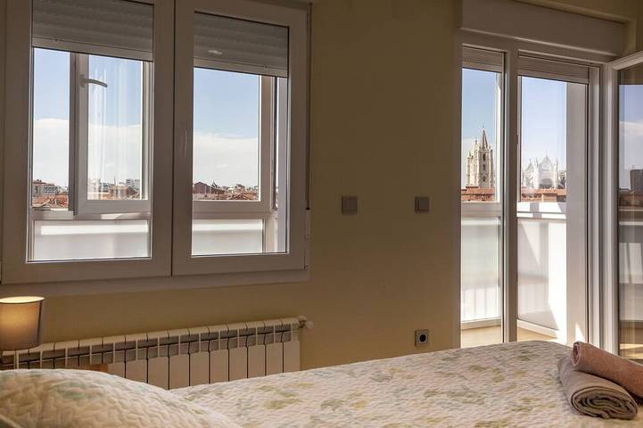 Ganze Wohnung, The View - Renovierte Wohnung mit Blick auf die Kathedrale - leonapartamentos in León, Cordillera Cantábrica