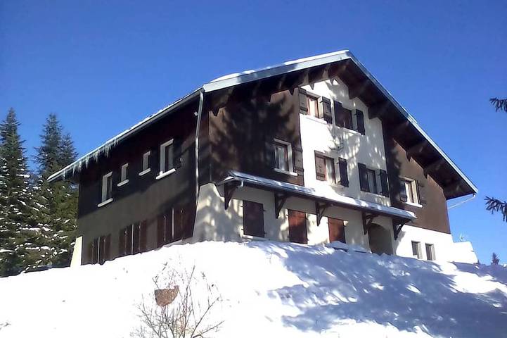 Location de vacances pour 29 personnes, avec Piscine à Prénovel