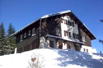 Gîte pour 29 personnes, avec piscine à Prénovel