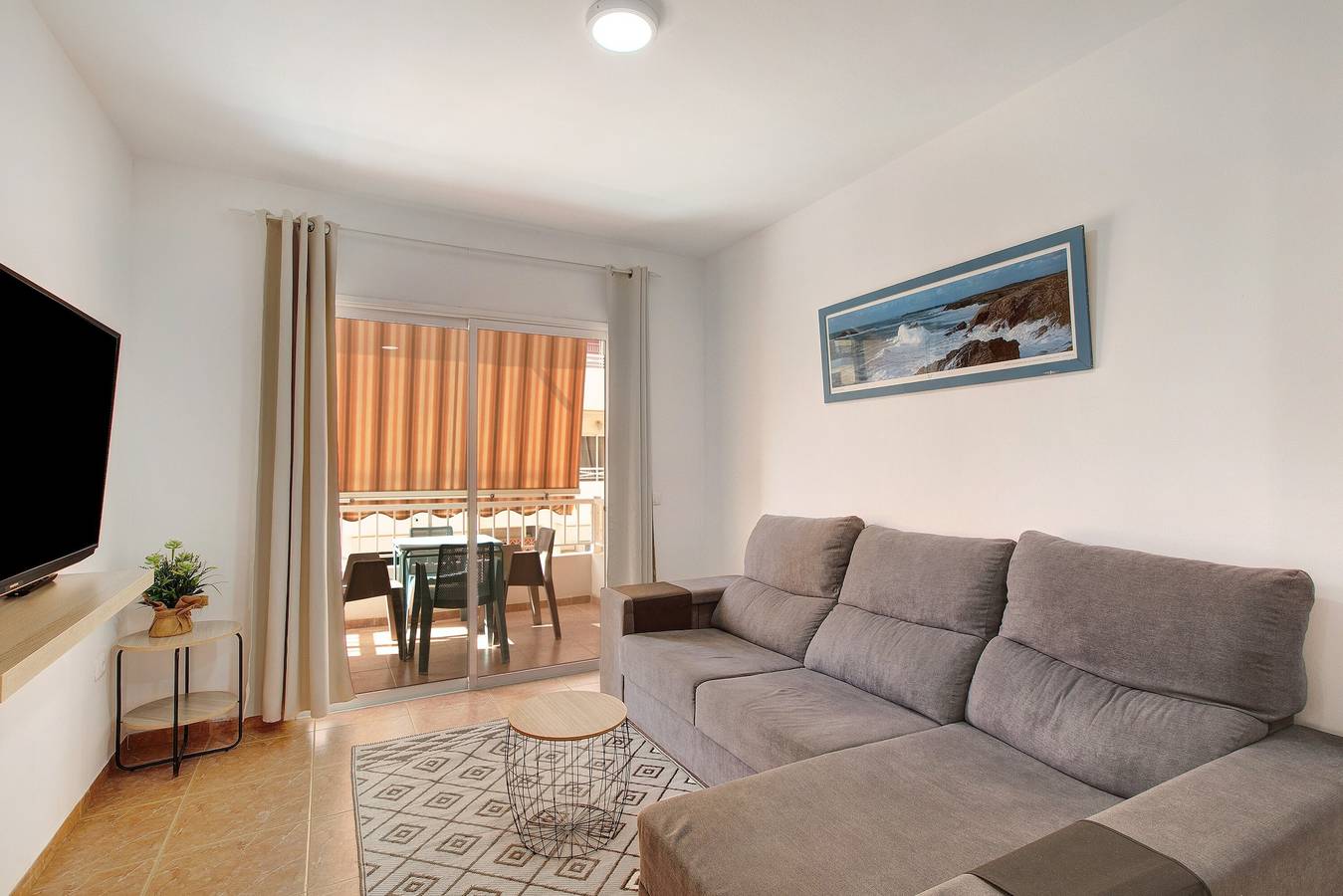 Holiday Home "Casa Roberto" with Private Balcony, Shared Pool and Wi-Fi in Punta Larga, Candelaria