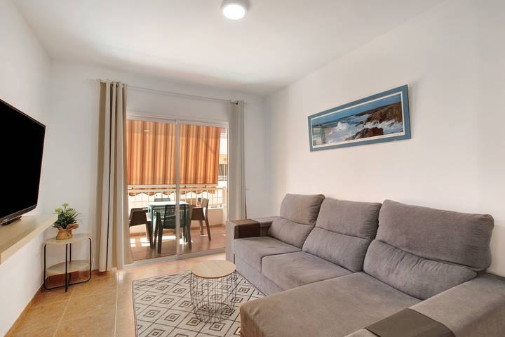 Ferienhaus „Casa Roberto“ mit privatem Balkon, Gemeinschaftspool und WLAN in Punta Larga, Candelaria