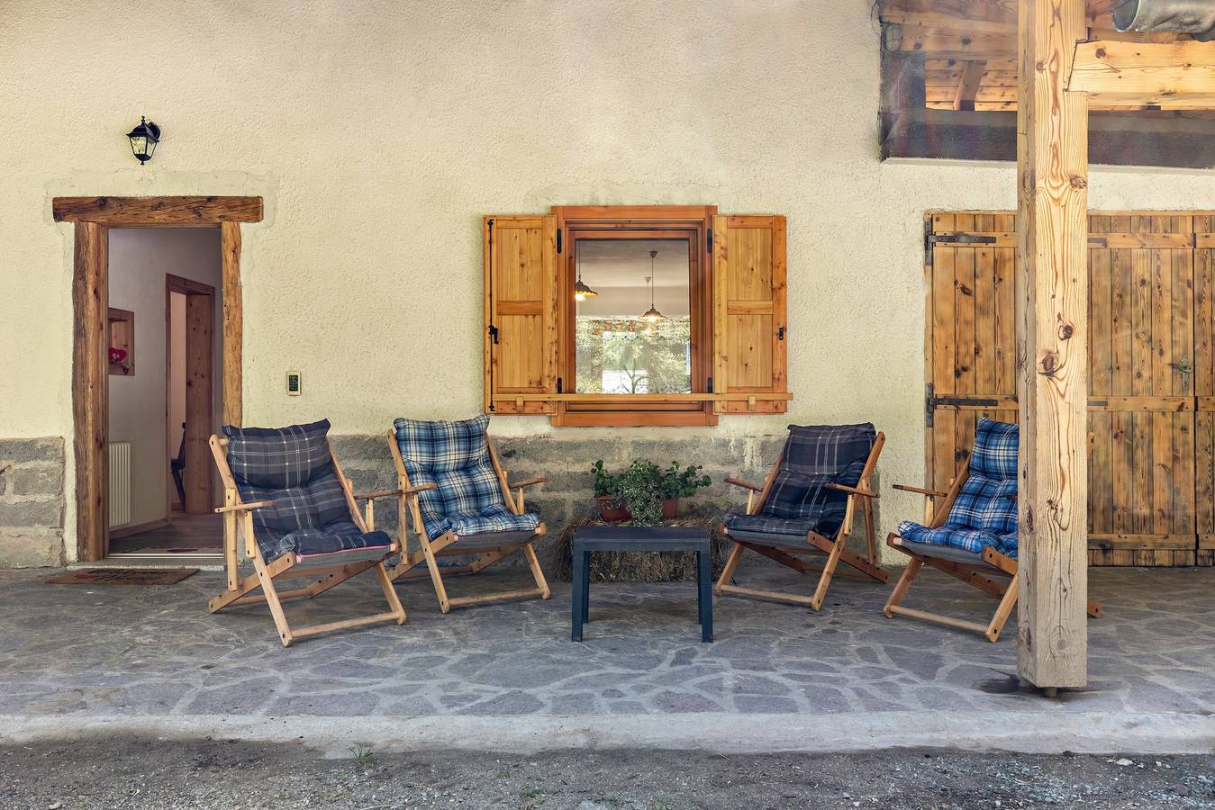 Chalet 'Baita Cisina' con vista sulle montagne, terrazza privata e Wi-Fi in Villa Rendena, Porte di Rendena