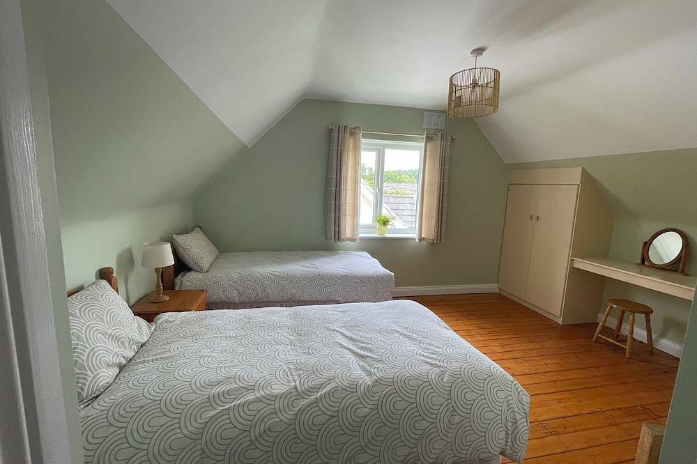 3 bed house on the banks of the River Erne and just outside Belturbet town in County Cavan