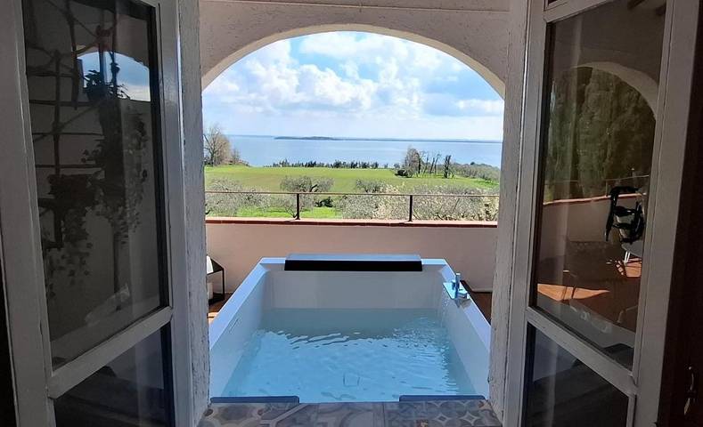 B&b per 4 persone, con Balcone e Terrazza nonché Idromassaggio e Giardino a Moniga del Garda