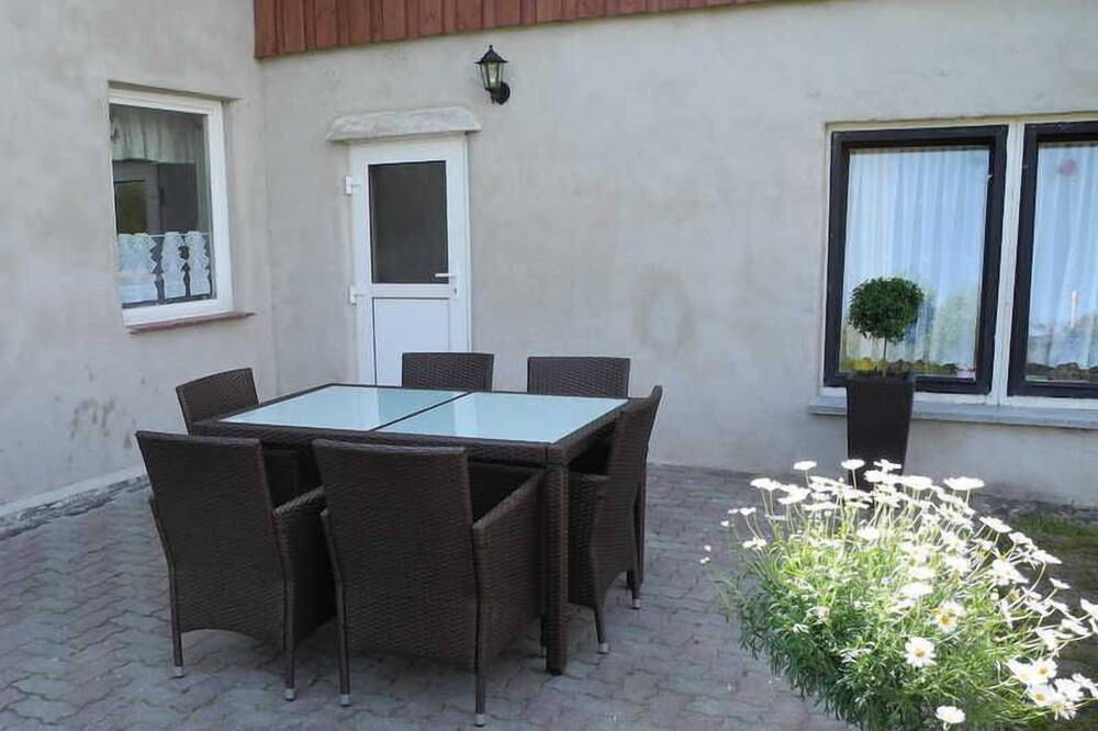 Ganze Wohnung, Ferienwohnung Boddenblick - Ferienwohnung Boddenblick in Polchow, Glowe