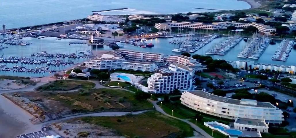 Appartement entier, Appartement charmant au Grau-du-Roi avec piscine partagée in Port Camargue, Le Grau-du-Roi