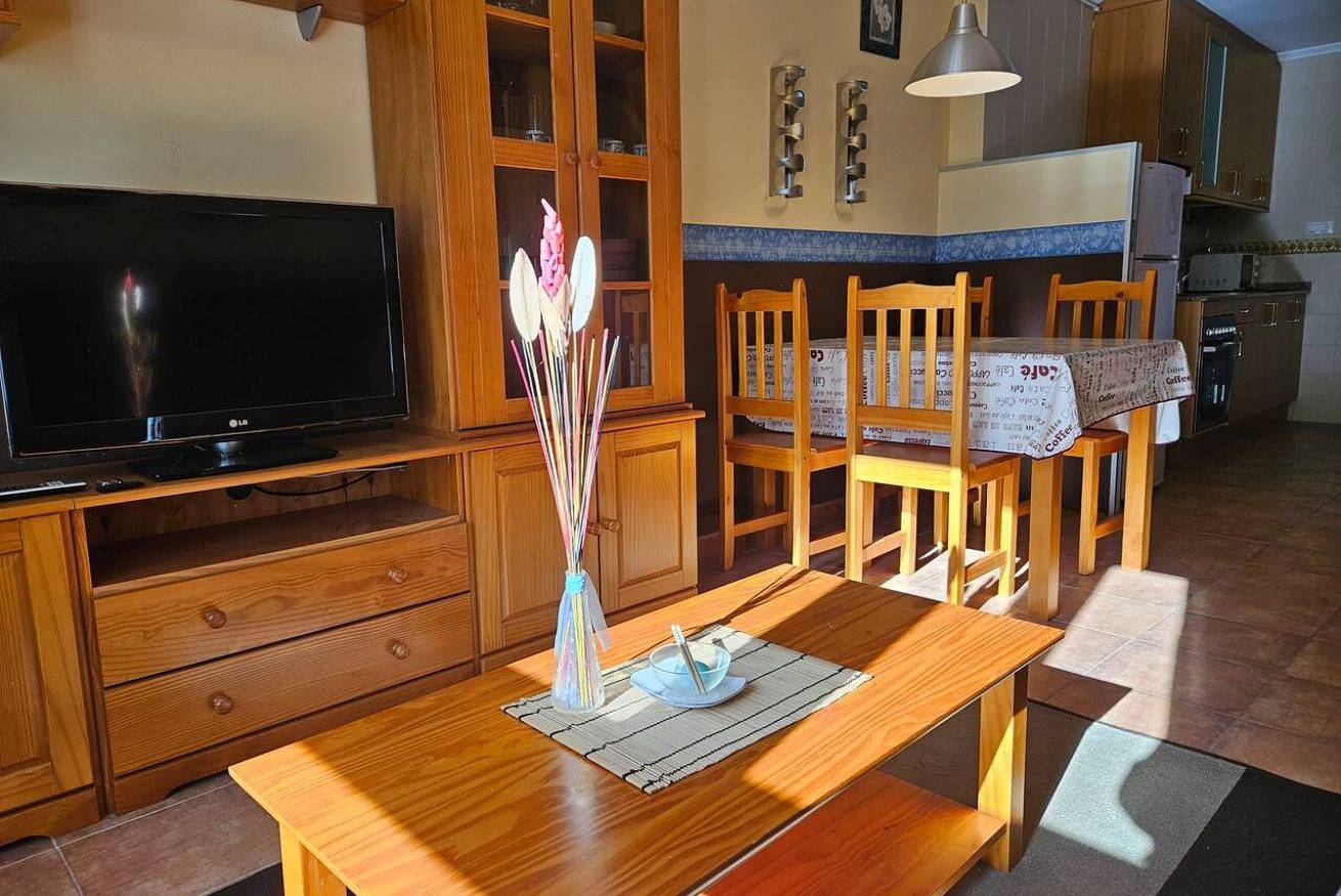 Ganze Wohnung, 21A02 Charming apartment with garage in Felechosa, Aller