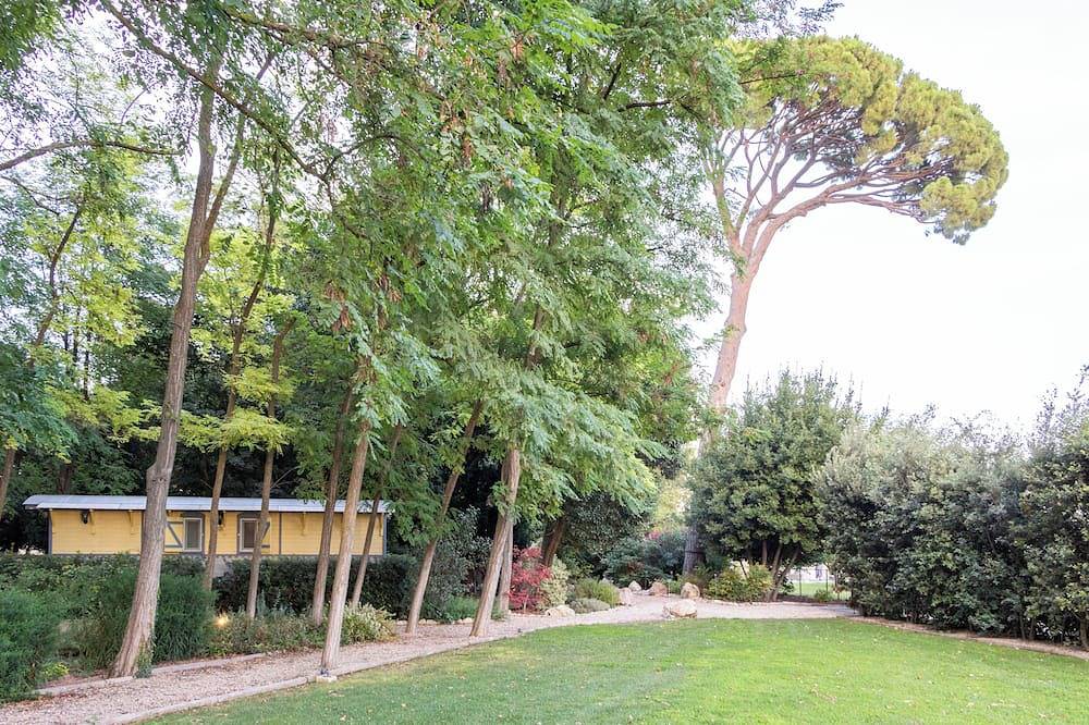 Mas Le 7 - Roulotte Morgane - 2 à 4 personnes in Saint-Andiol, Région d'Arles