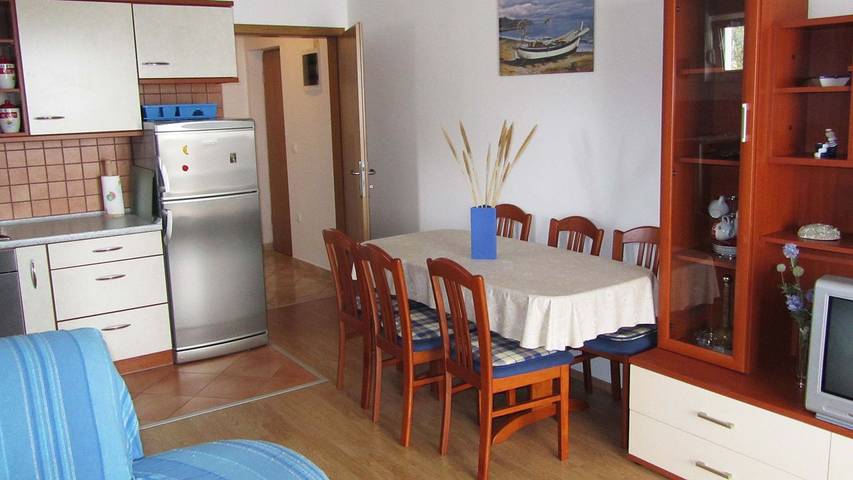 Ferienwohnung für 2 Personen, mit Terrasse in Banjol - 3