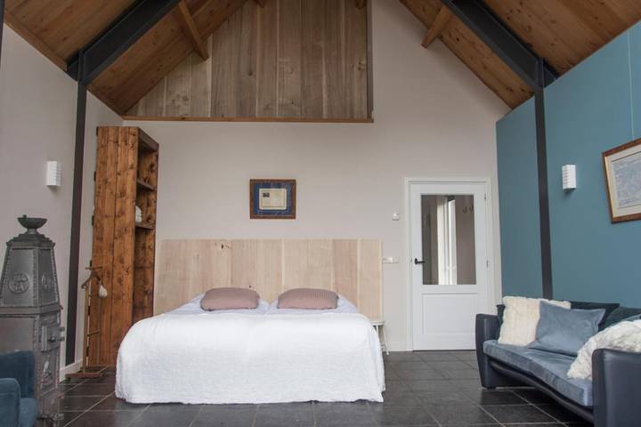 B&b voor 3 personen, with Whirlpool and Terras as well as Tuin and Sauna in Oirschot