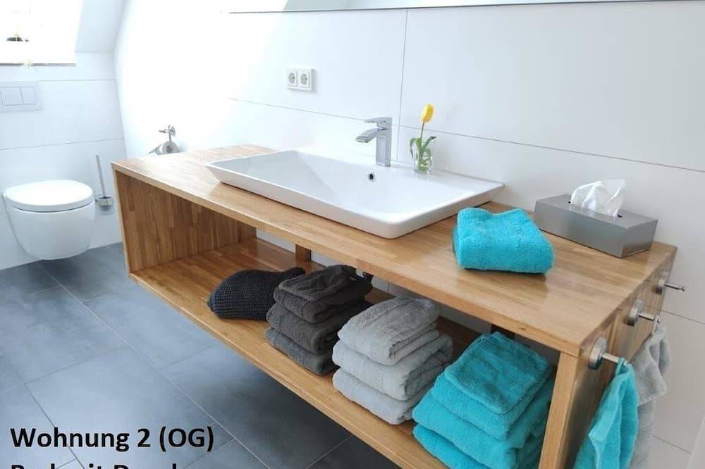 Ganze Wohnung, Modern eingerichtete Ferienwohnung mit Balkon in Muhr am See, Fränkisches Seenland