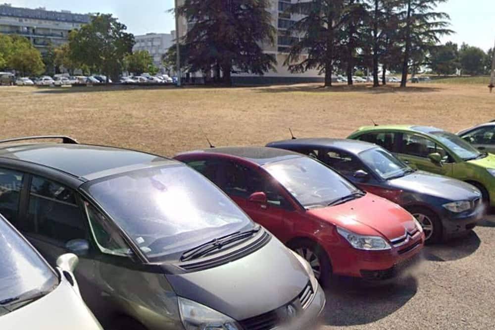 Appartement entier, Chambre avec 2 lits simples in Vénissieux, Lyon et ses environs