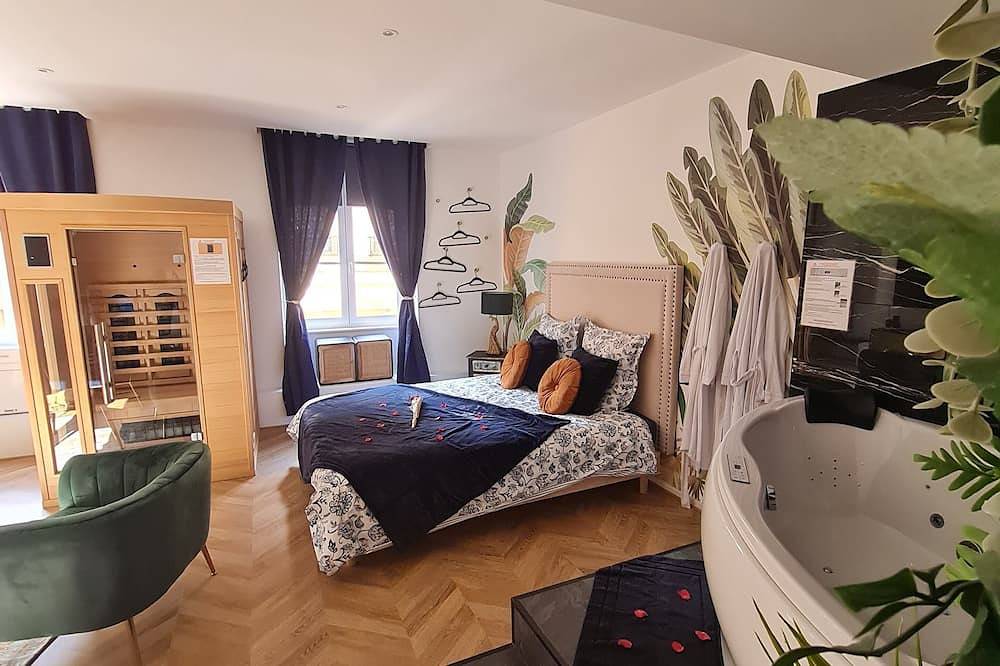 Appartement entier, Spa, sauna, ciel de pluie tropicale, bouteille offerte, nuit romantique in Mâcon, Région de Mâcon