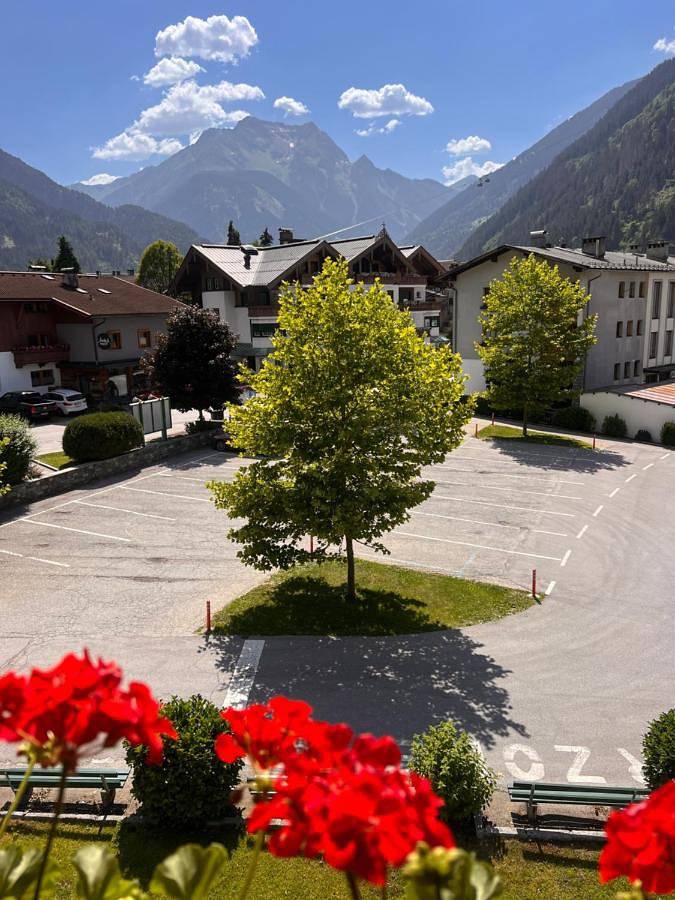 Maison d’hôte pour 2 personnes, avec Balcon et Terrasse ainsi que Jardin et Vue à Mayrhofen
