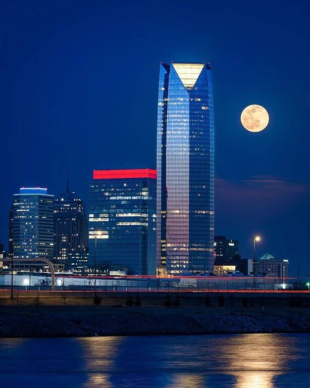 Cozy 3 bdrm w/pool & hot tub!! in Oklahoma City, Oklahoma County