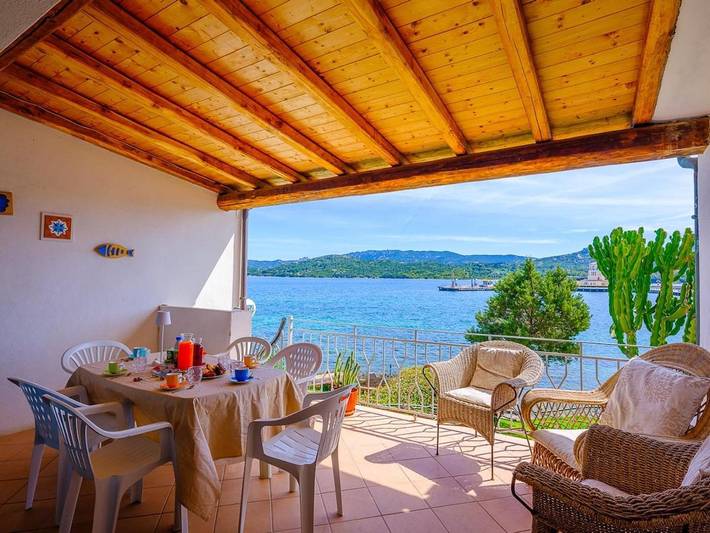 Appartamento per 7 persone, con panorama e terrazza in Cannigione