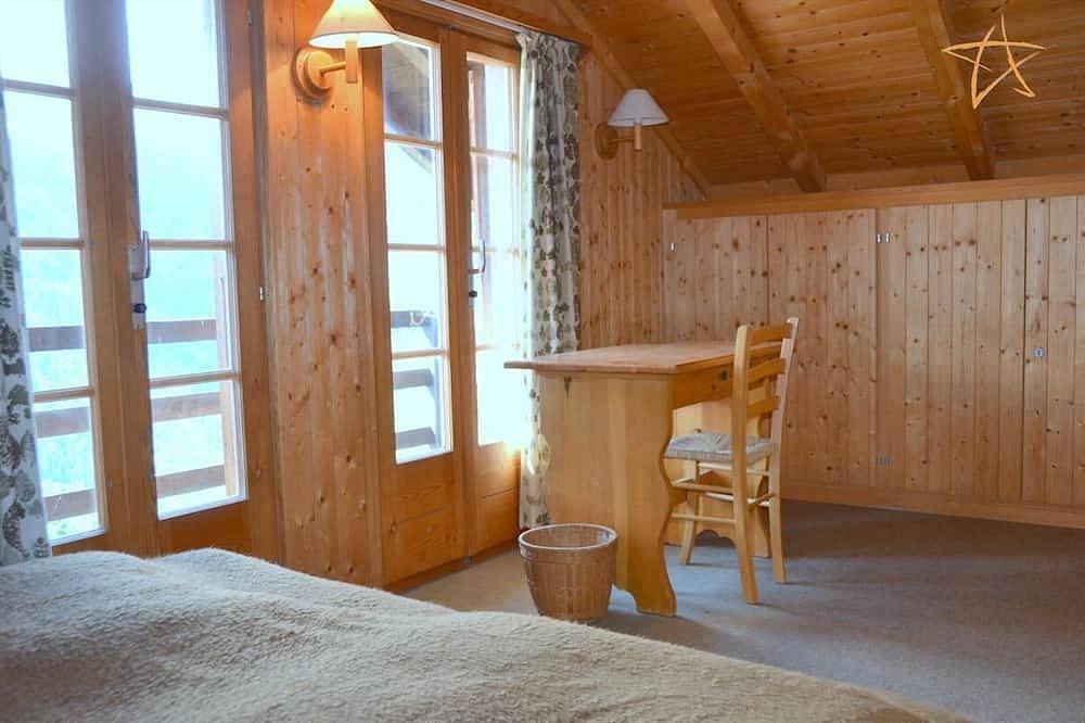 Aussen : Chalet für 8 Personen, Balkon und Terrasse -Innen : 110 qm, geschlossene Eingangshalle, Woh in Saint Luc, Anniviers