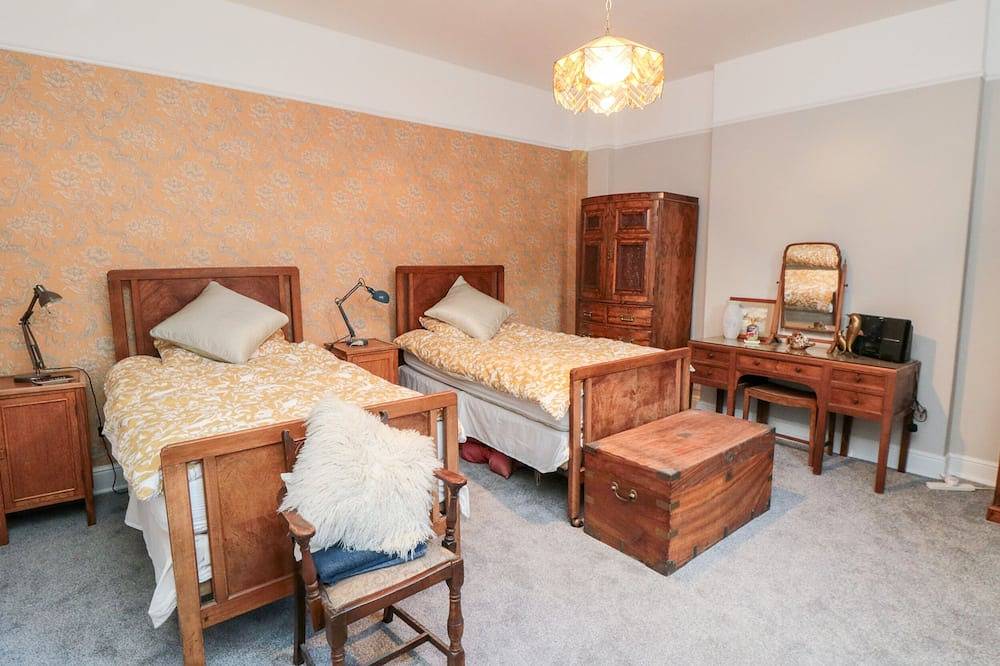 The Grange, pet friendly, with open fire in Goathland in Goathland, North York Moors National Park